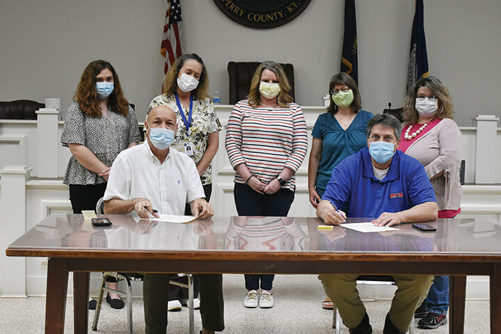 Mobelini, Alexander sign proclamations declaring Diabetes Awareness Day
